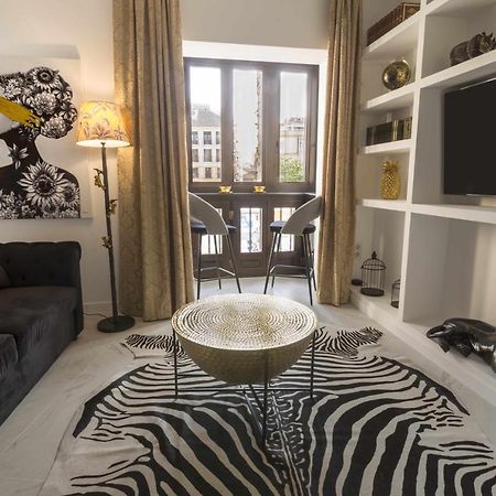 The Clock House Luxury Urban Suites Μάλαγα Εξωτερικό φωτογραφία