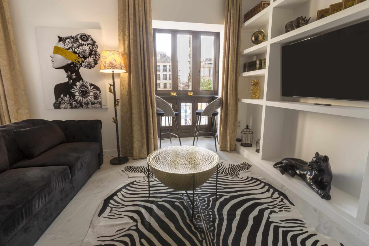 The Clock House Luxury Urban Suites Μάλαγα Εξωτερικό φωτογραφία